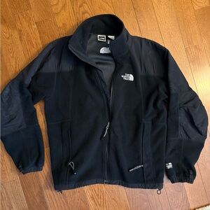 The North Face Women’s Windstopper Black Performance Jacket Fleece Full-Zip